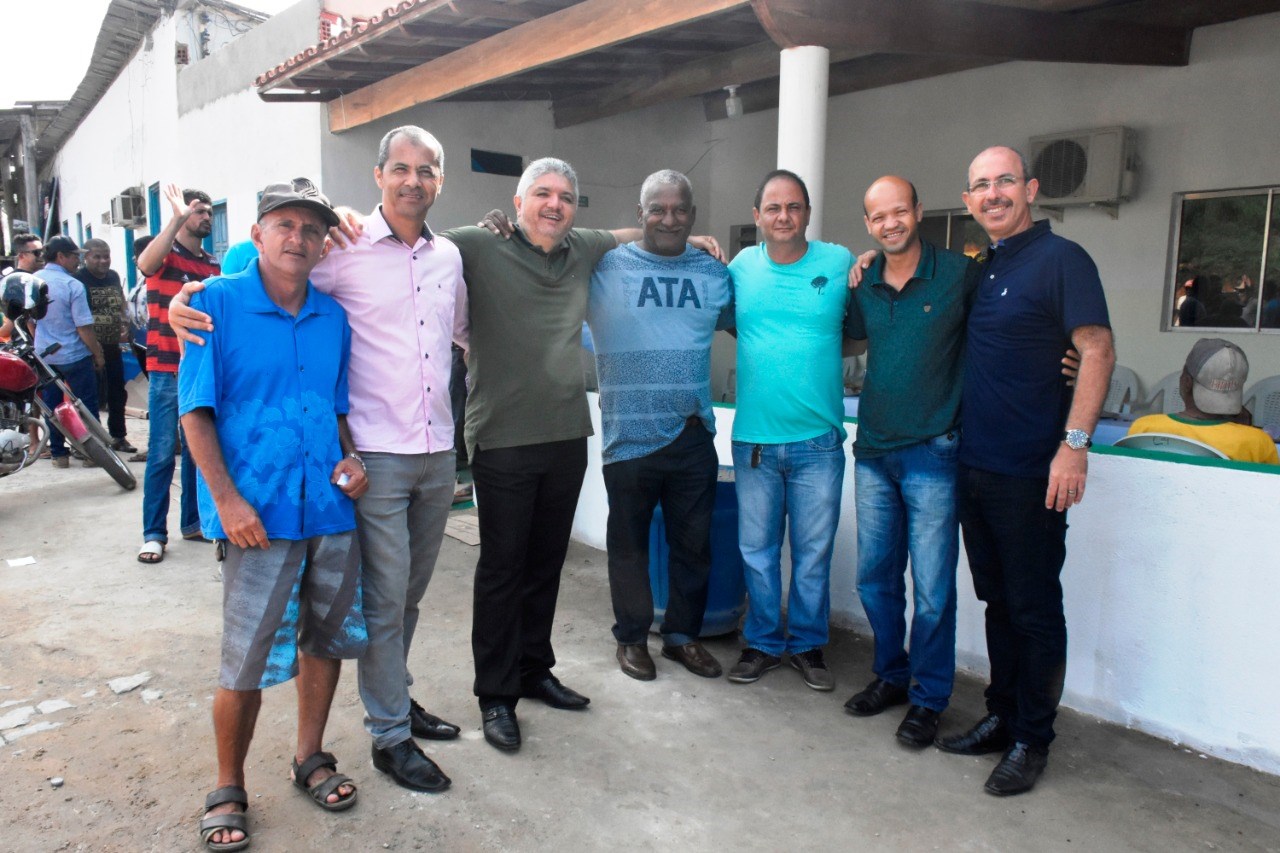 Camacã: Tratorista recebe homenagem pelos 35 anos de serviços prestados 
